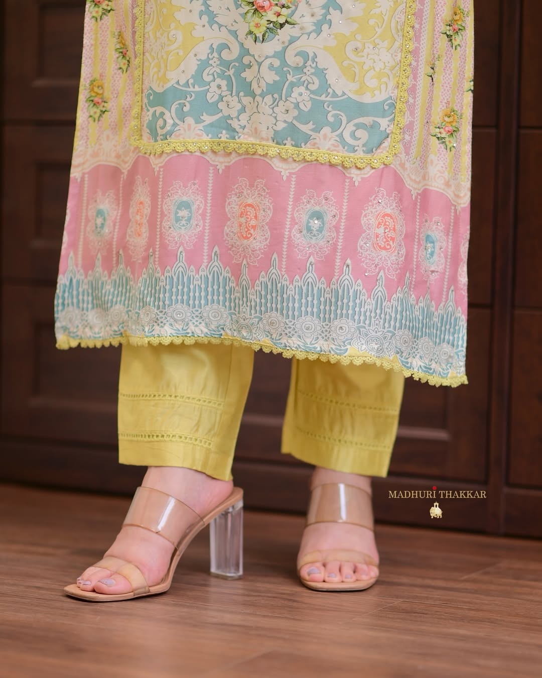 Suit Set With Dupatta and Bottom