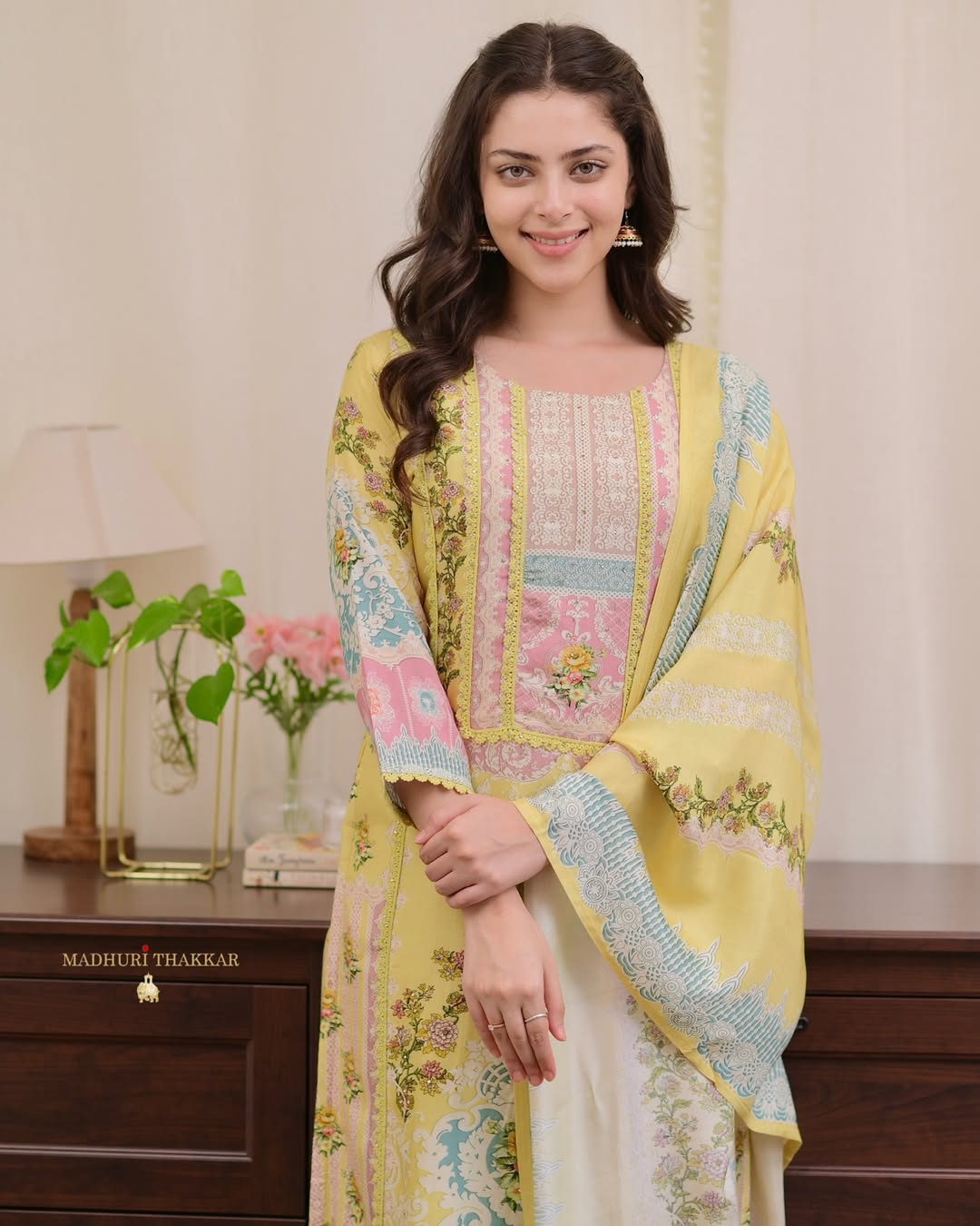 Suit Set With Dupatta and Bottom