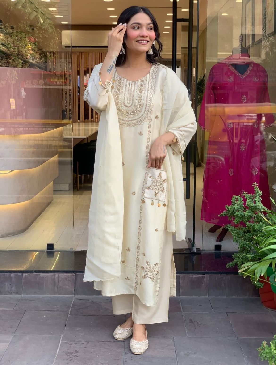 Women Fashion Traditional Kurta Set with Pant And Dupatta