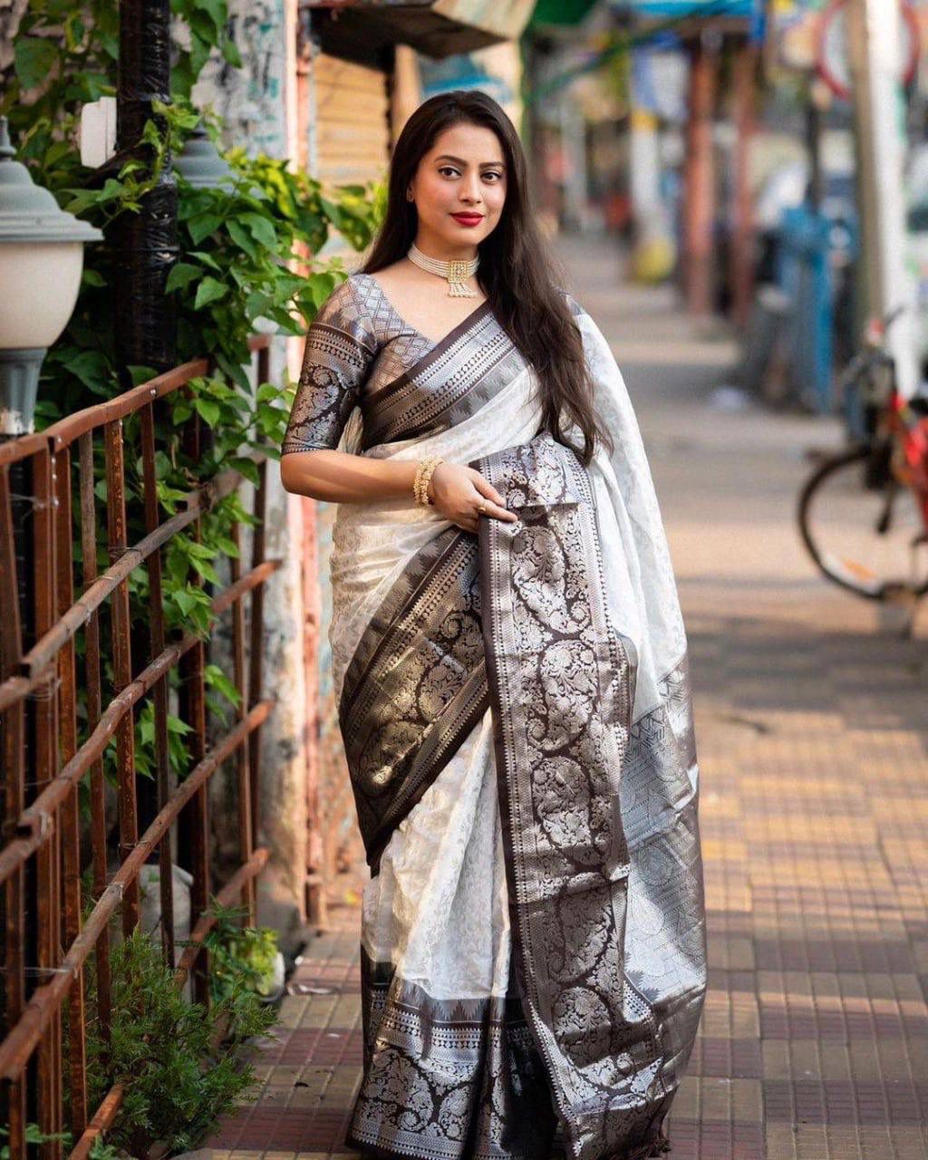 Pure Kanjivaram Silk Saree With Blouse Piece