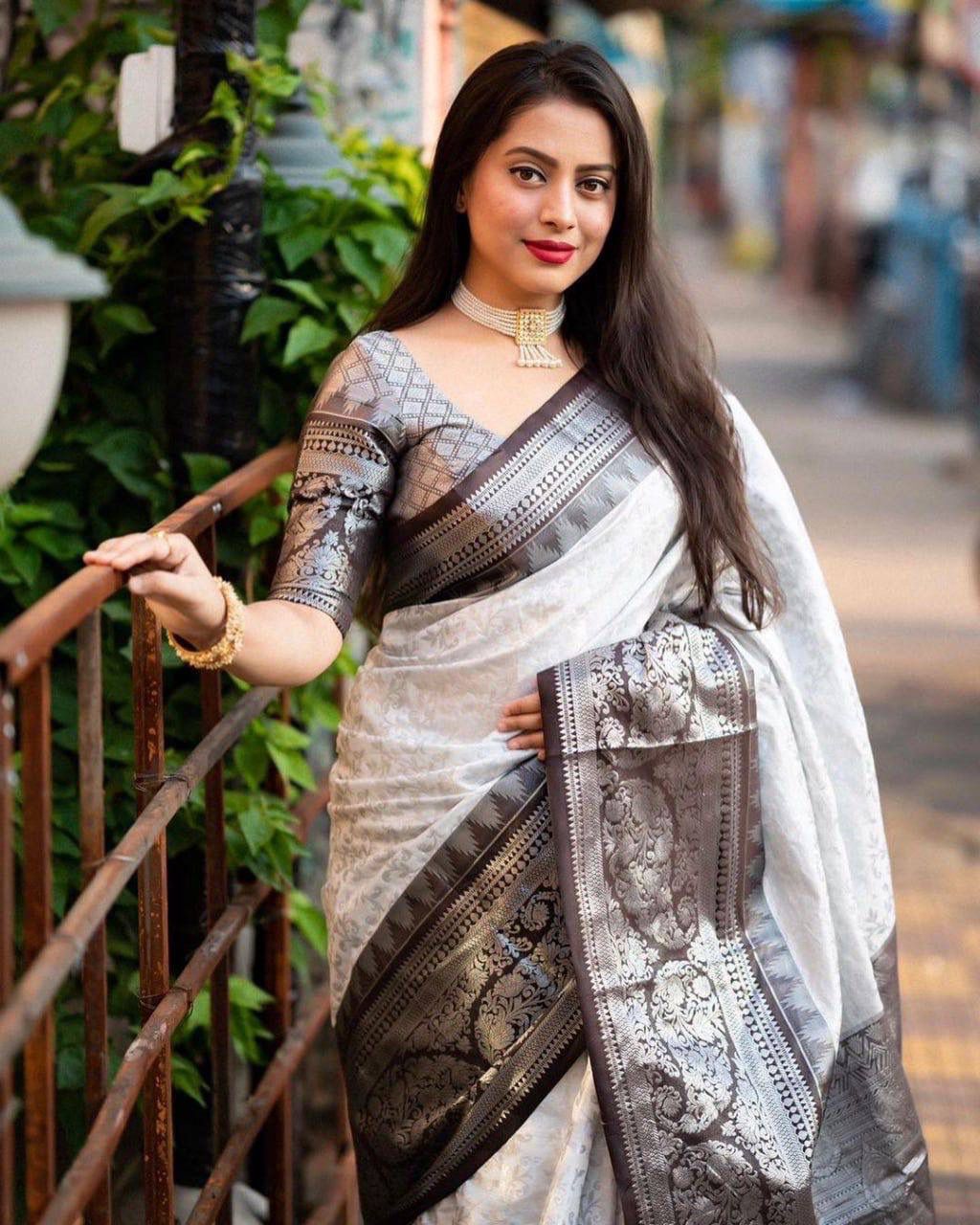 Pure Kanjivaram Silk Saree With Blouse Piece