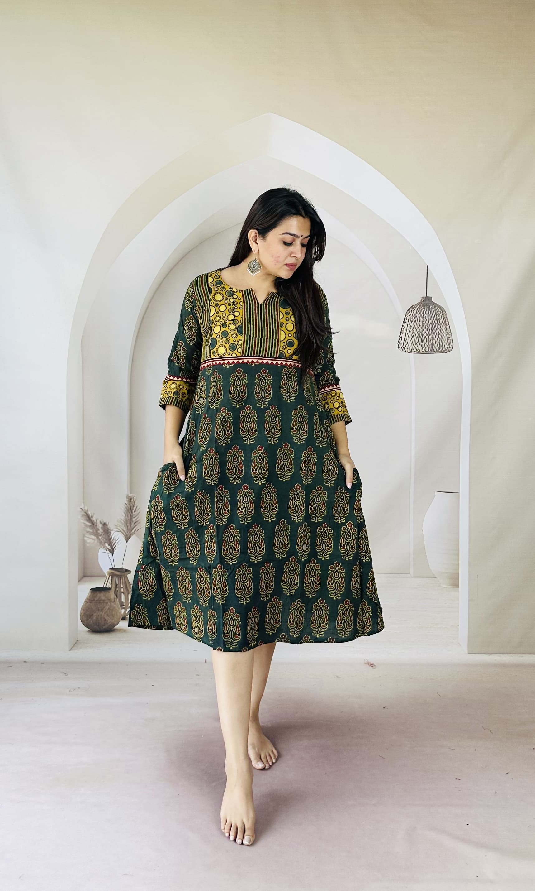 Women's Cotton Sweetheart Neck Top with Pockets