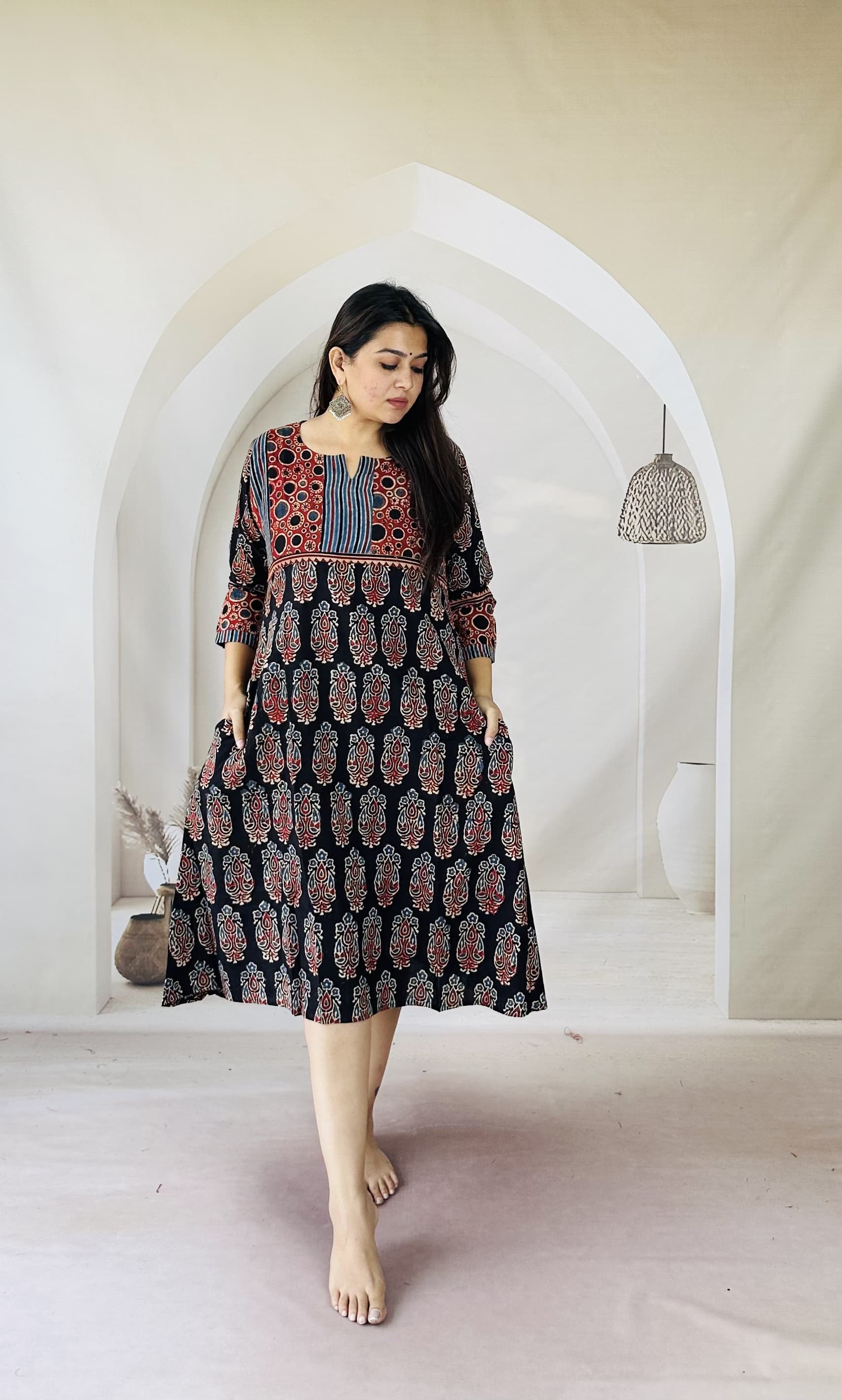 Women's Cotton Sweetheart Neck Top with Pockets