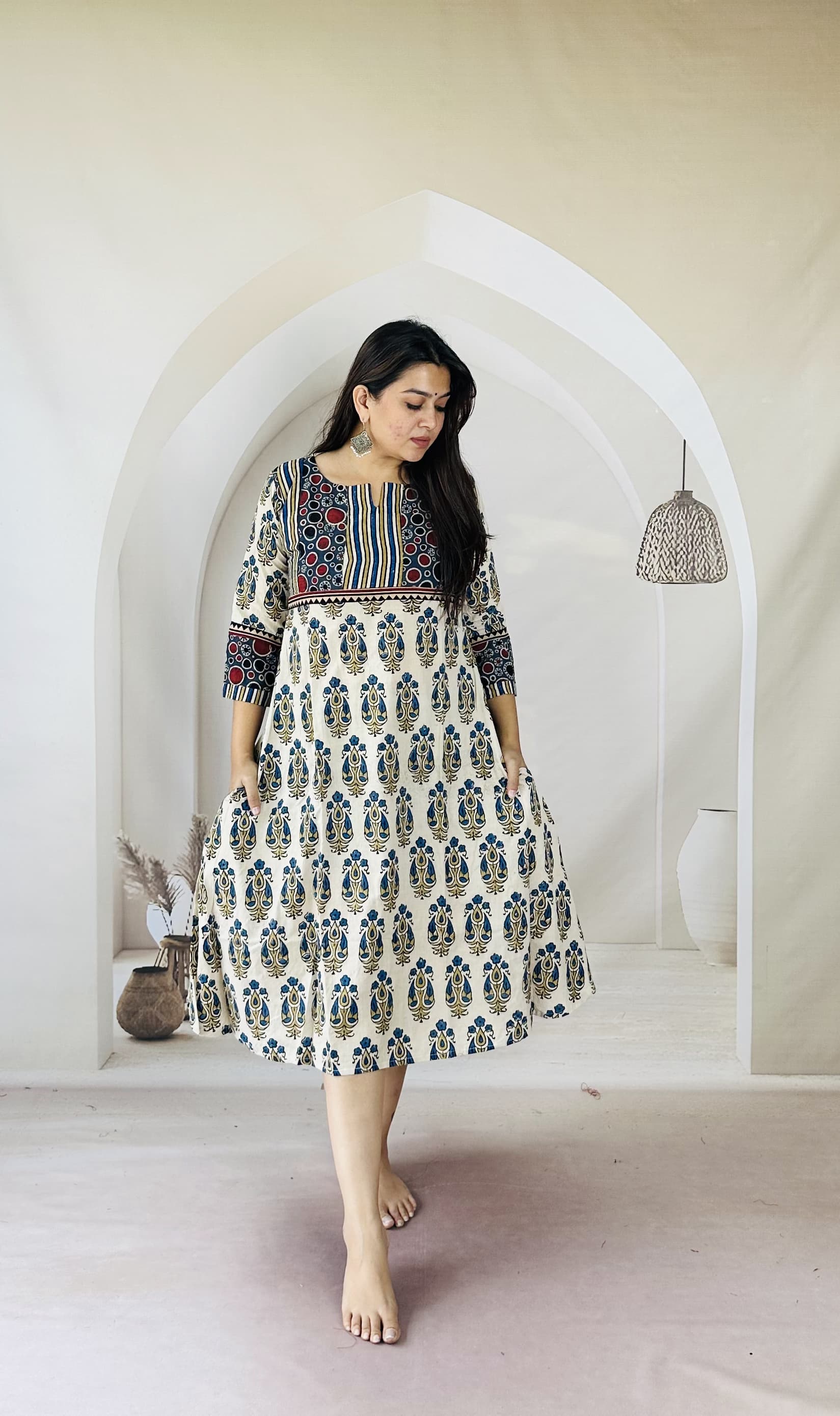 Women's Cotton Sweetheart Neck Top with Pockets