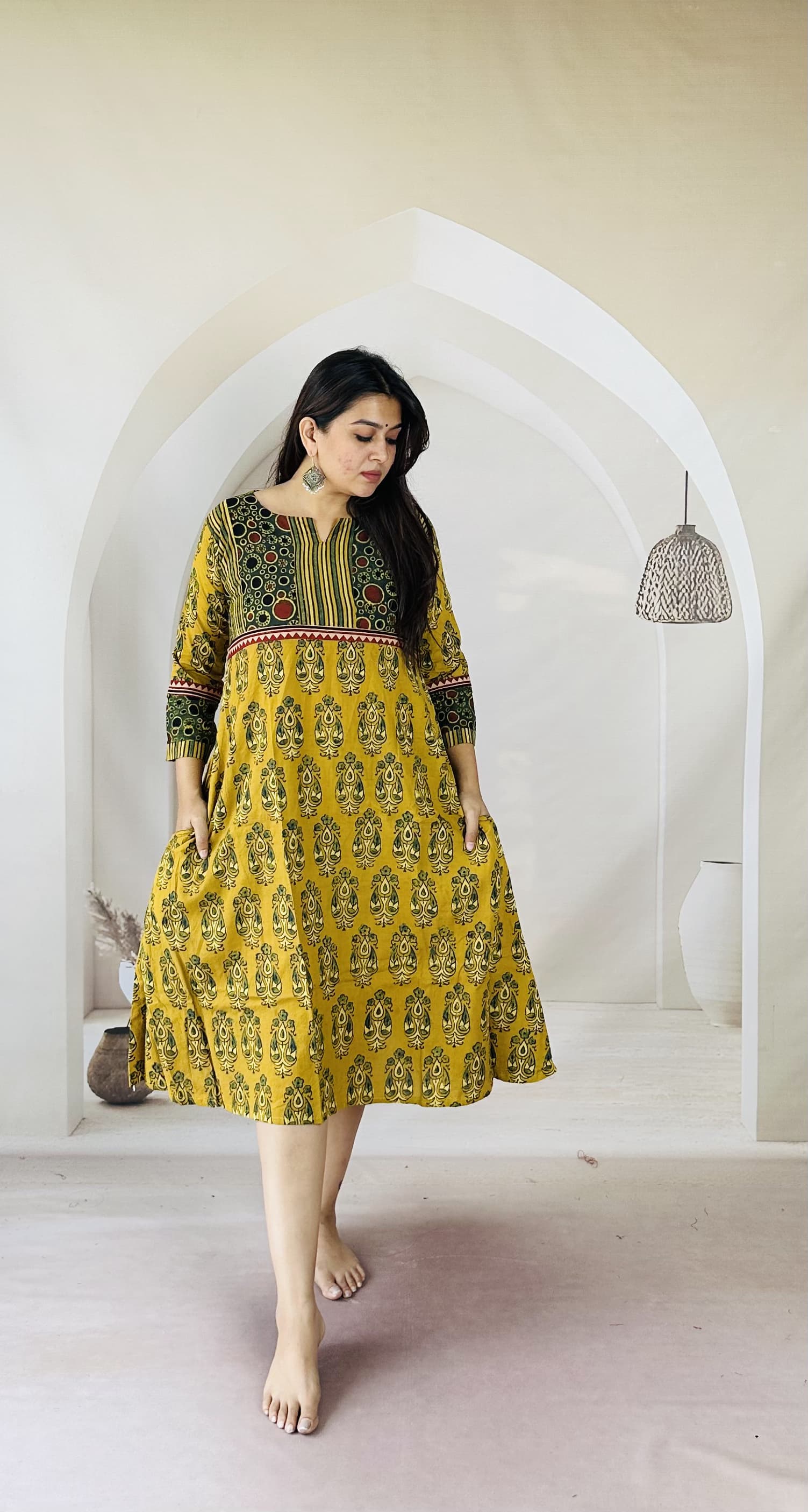 Women's Cotton Sweetheart Neck Top with Pockets