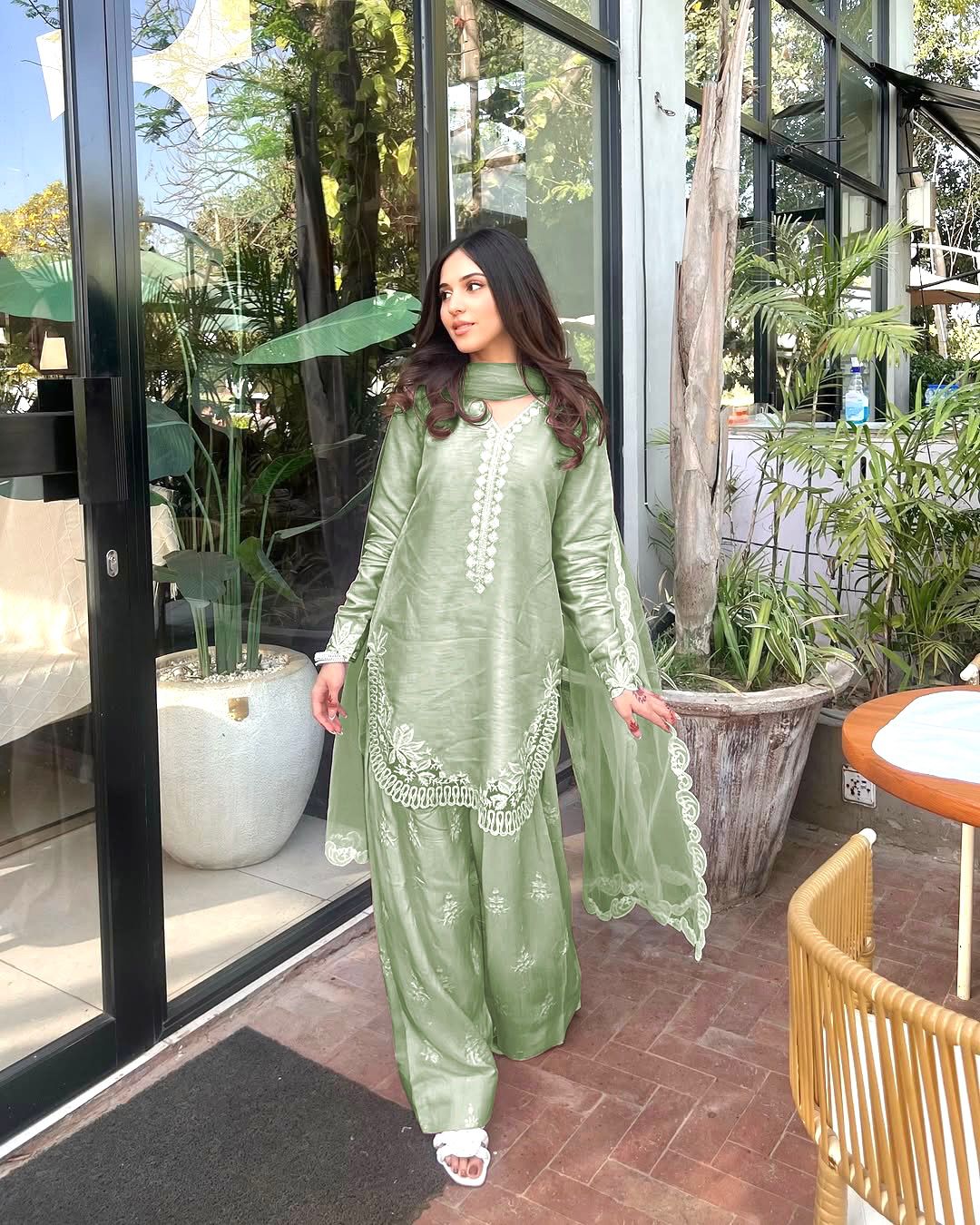 Natural Crepe Silk Embroidered Suit Set with Dupatta