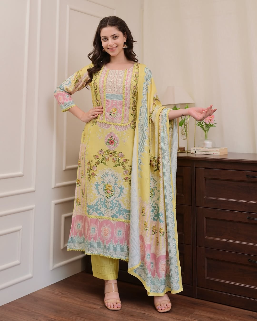 Suit Set With Dupatta and Bottom
