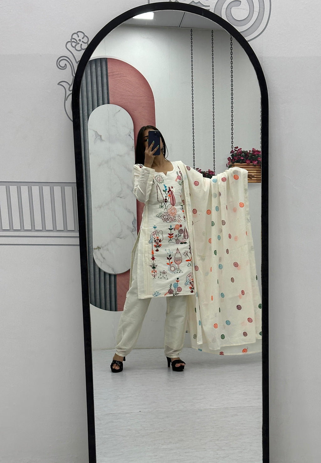 Trendy Fashionable Women Dupatta Sets