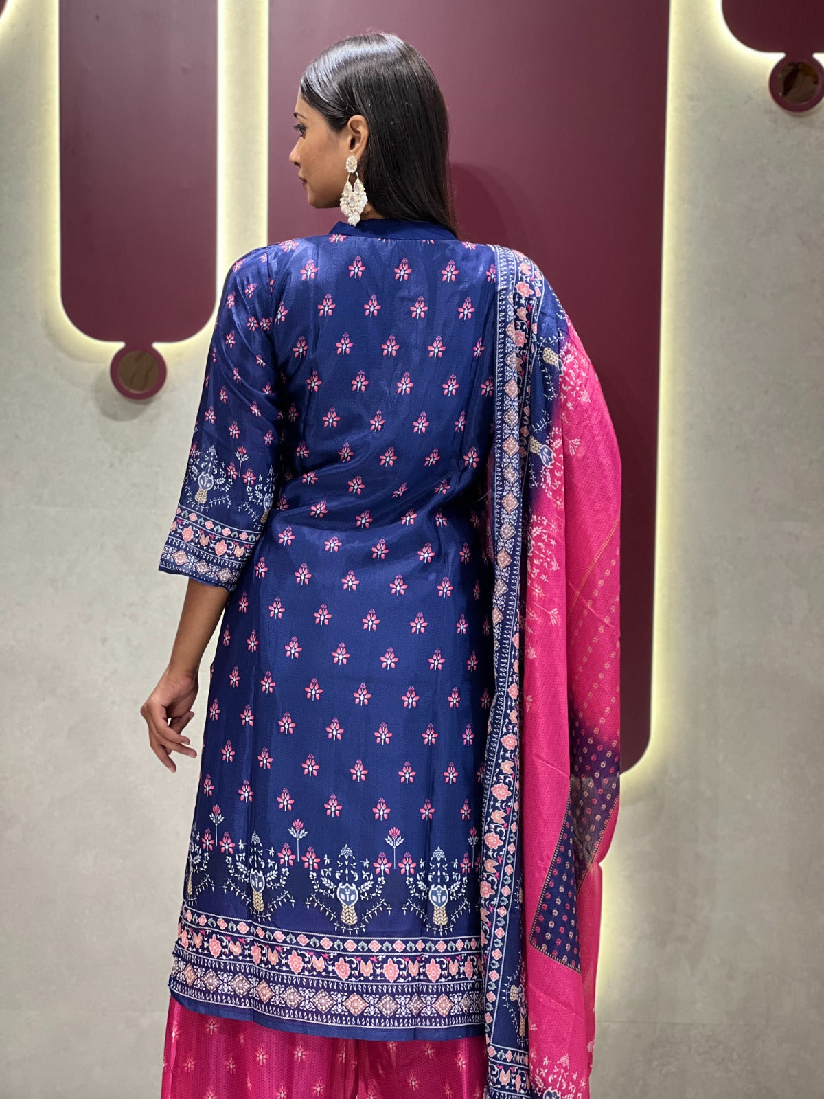 Chinon kurta set with traditional design