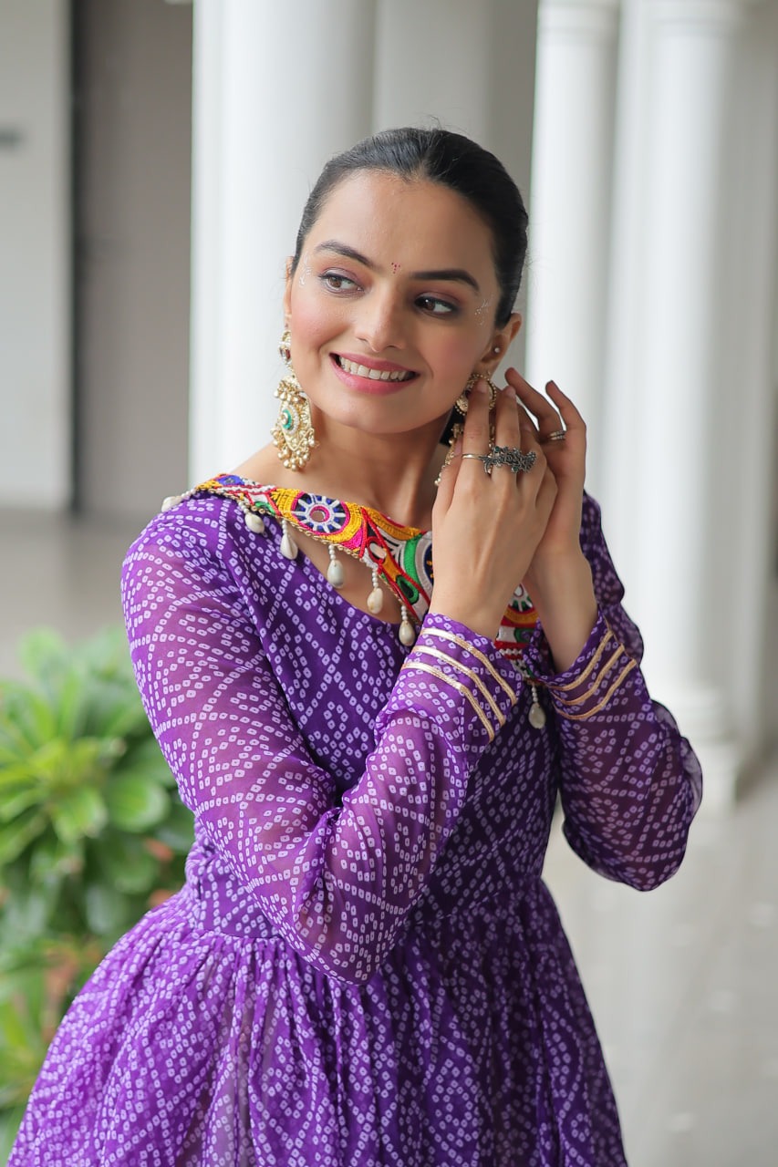 Designer Bandhani Gamthi Work Top