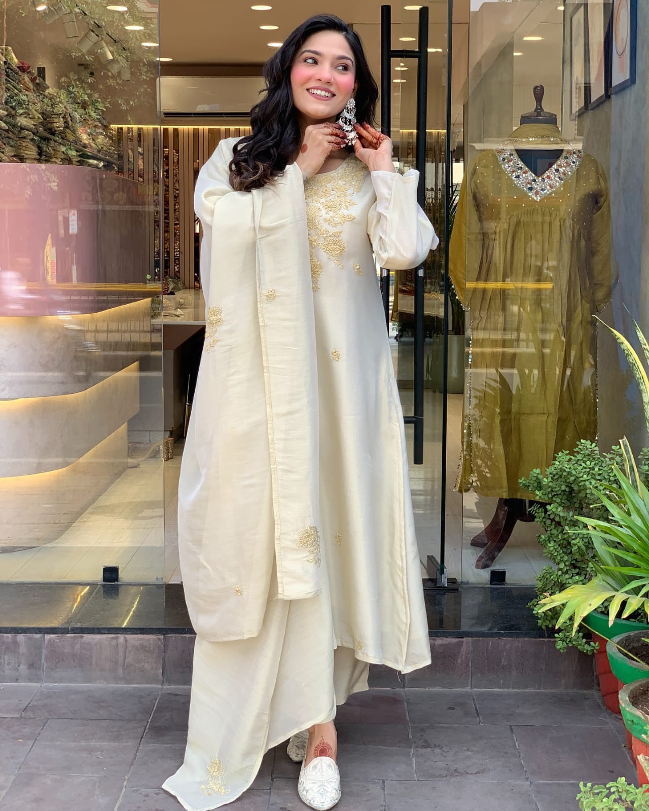 Pure Chanderi Silk Embroidered Pent & Dupatta Set