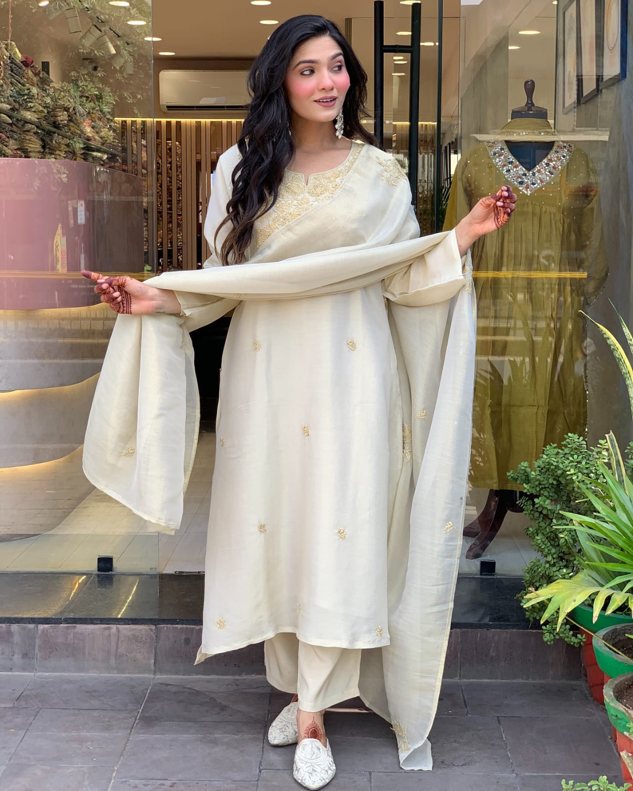 Pure Chanderi Silk Embroidered Pent & Dupatta Set