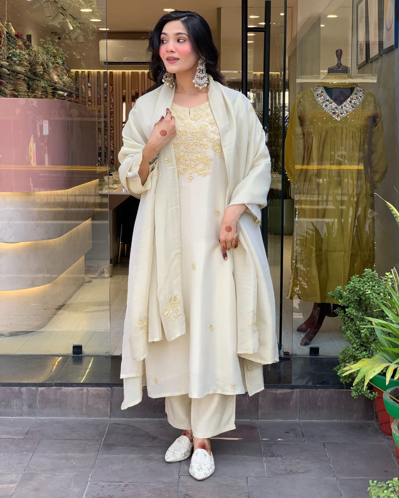 Pure Chanderi Silk Embroidered Pent & Dupatta Set