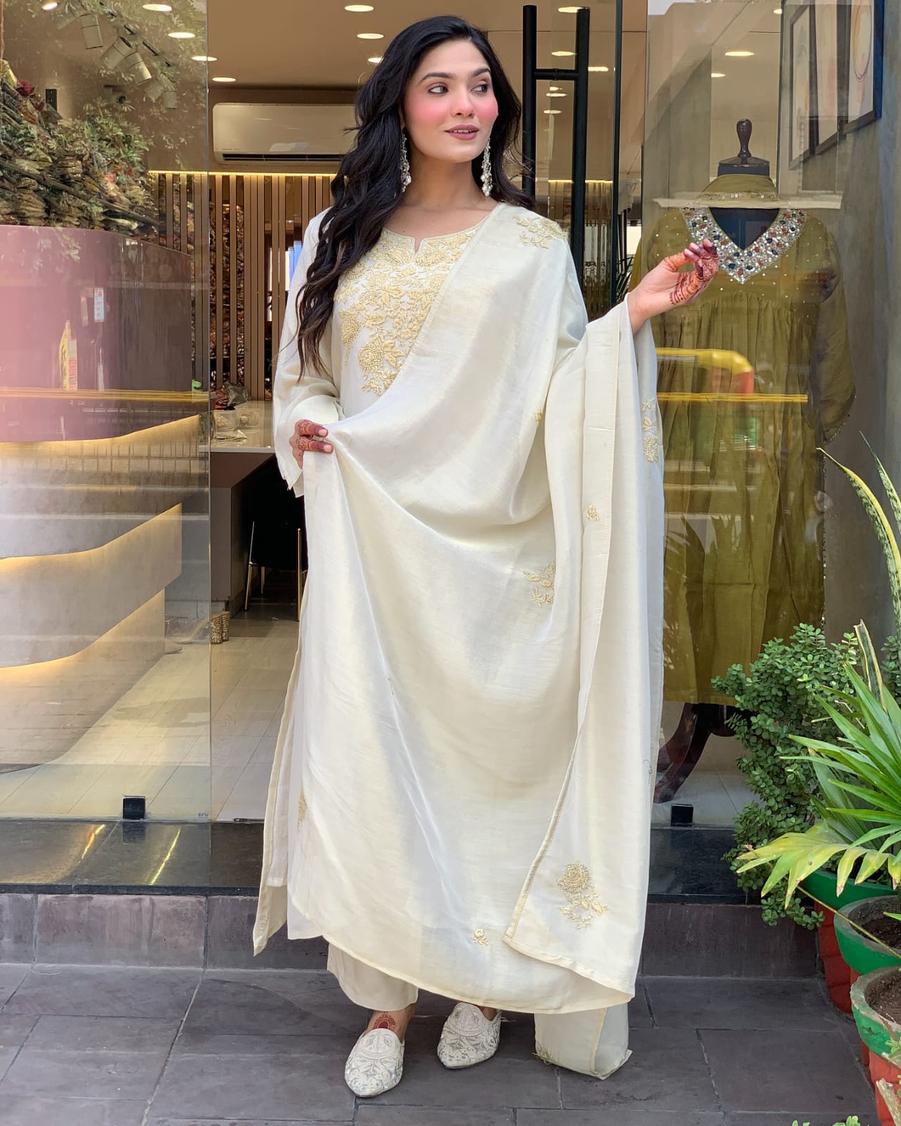 Pure Chanderi Silk Embroidered Pent & Dupatta Set