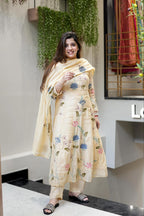 Women Kurta Pant Set With Dupatta