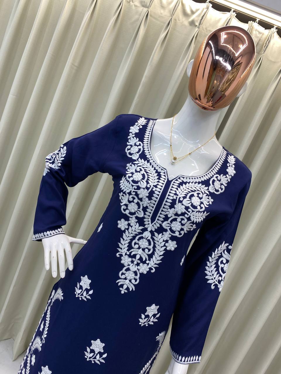 New Lunching Beautiful Fancy Chikankari Embroidery Work Kurti Pant Pair