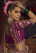 Gripping pure-dola Zari Contemporary Saree