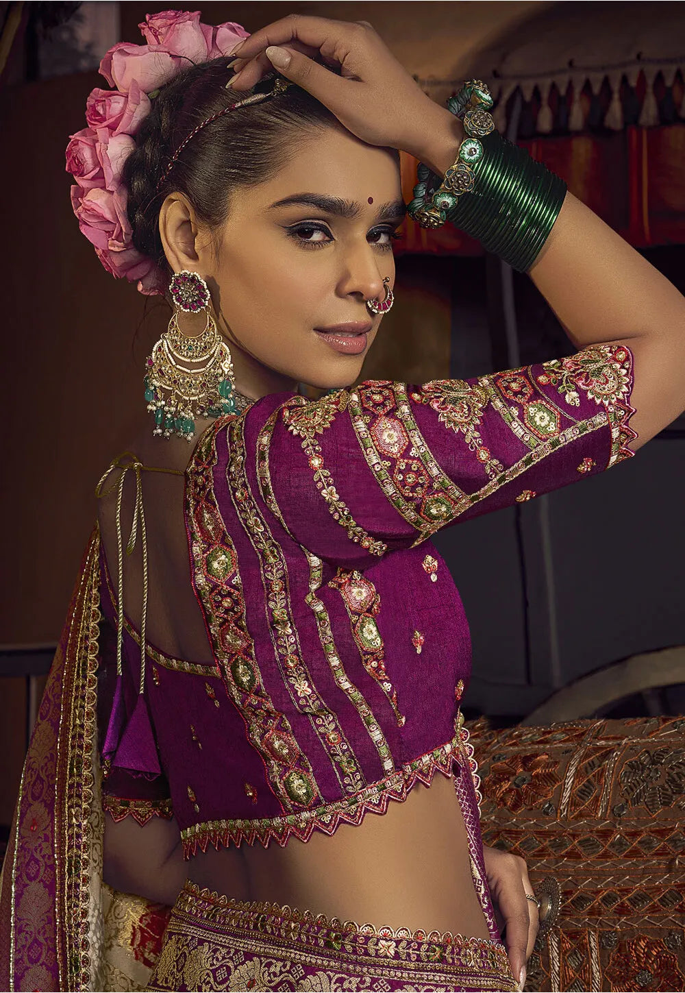 Gripping pure-dola Zari Contemporary Saree